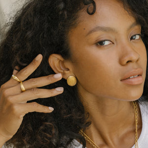Sustainable jewellery brand Whitney Ring - 18kt Gold plating