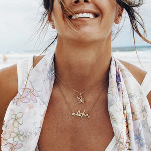 La Luna Rose x Goldfish Kiss Collaboration Hibiscus Hawaii Necklace in Gold