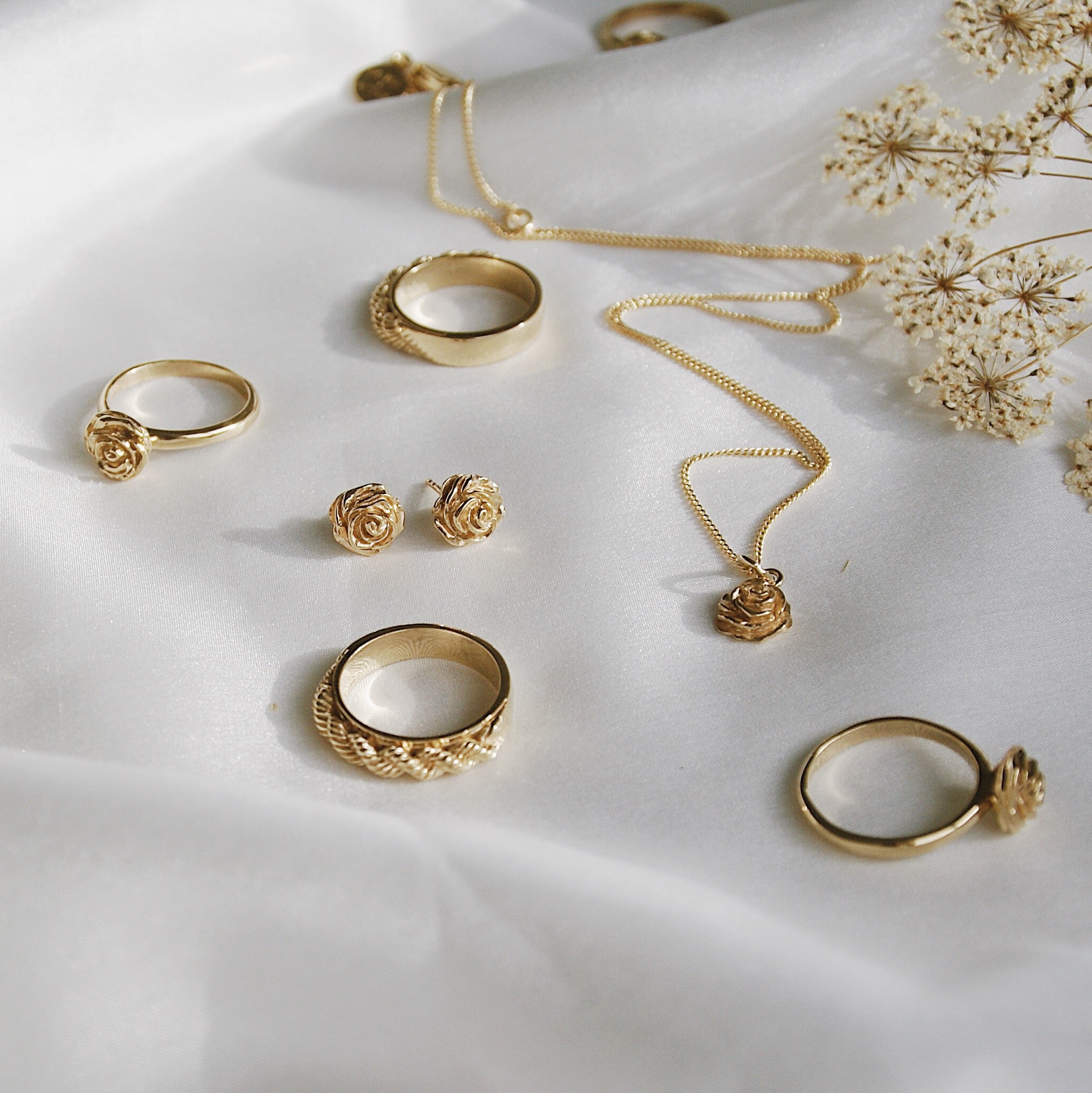 Luna & rose Desert Rose Stud Earrings in Gold