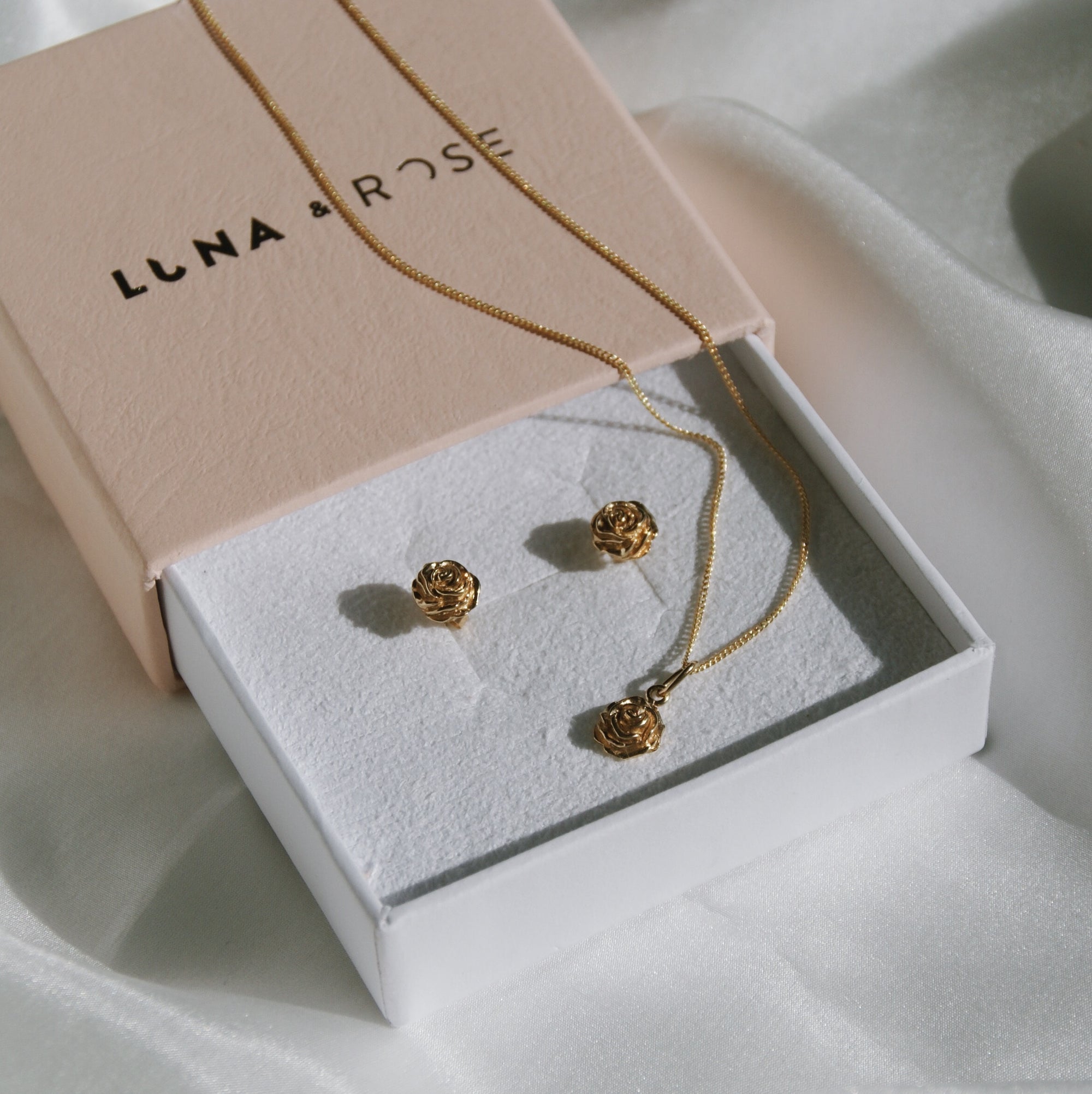 Luna & Rose Desert Rose Necklace in Gold