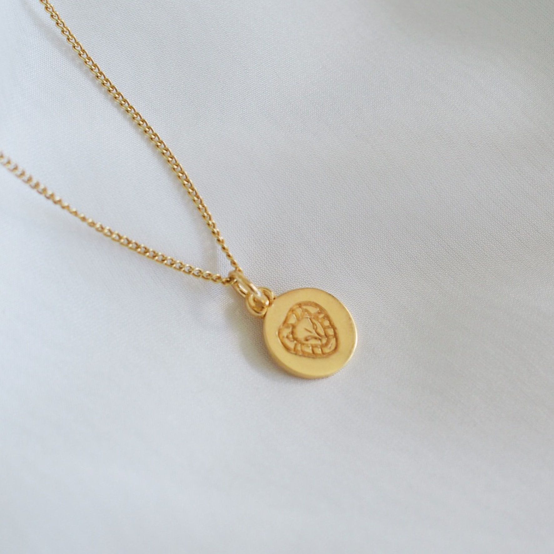 Leo Mini Zodiac Charm - Gold