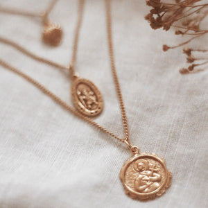 La Luna Rose Motherhood Protection Necklace in 18kt Gold