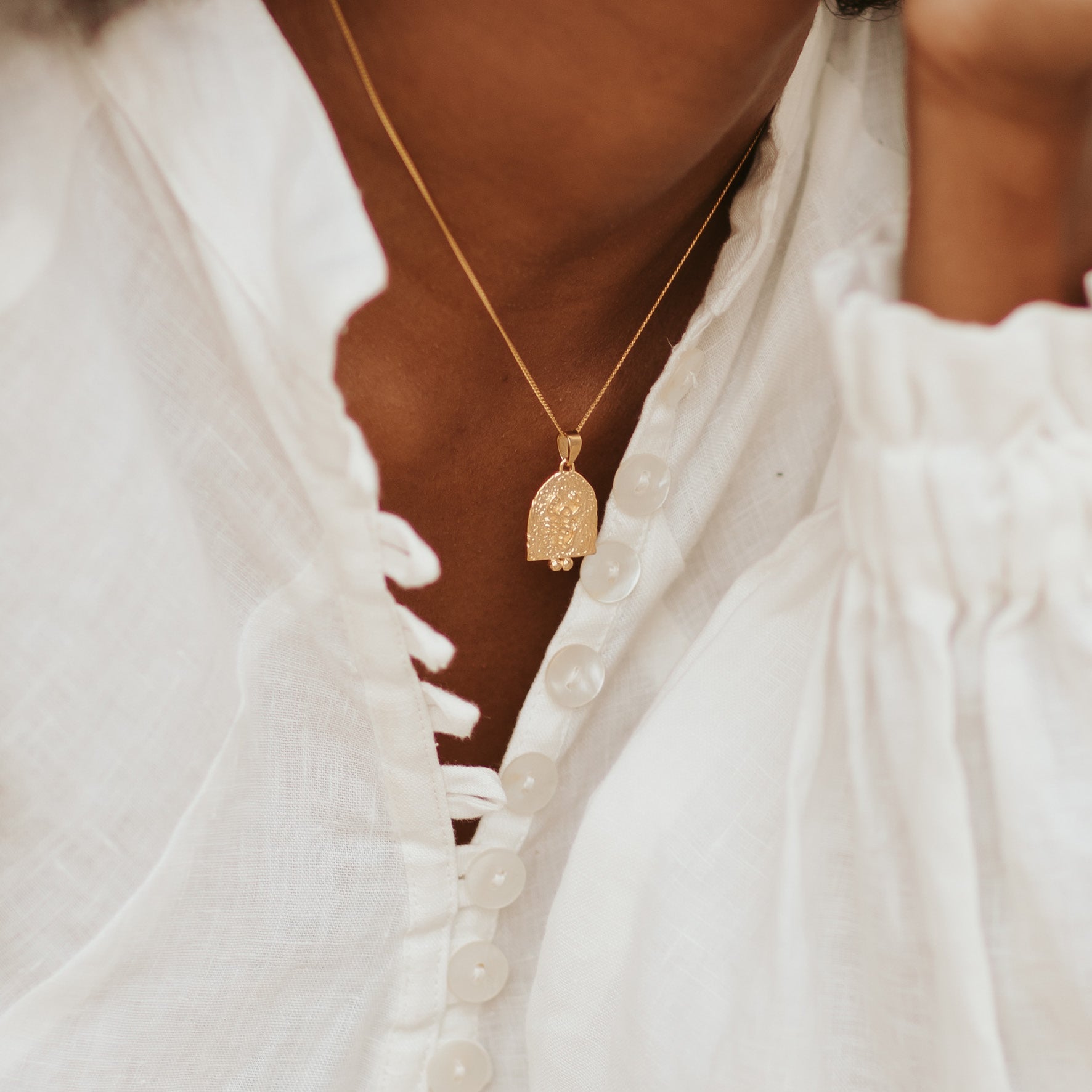 Luna & Rose SCORPIO ZODIAC PENDANT - GOLD